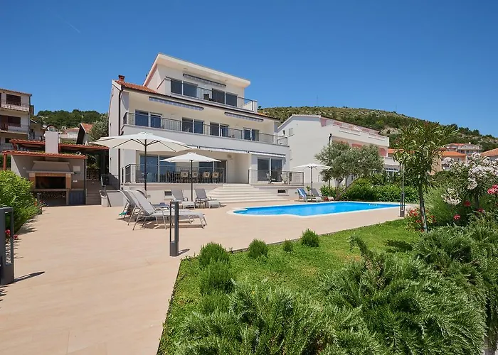 아파트 Mila 트로기르